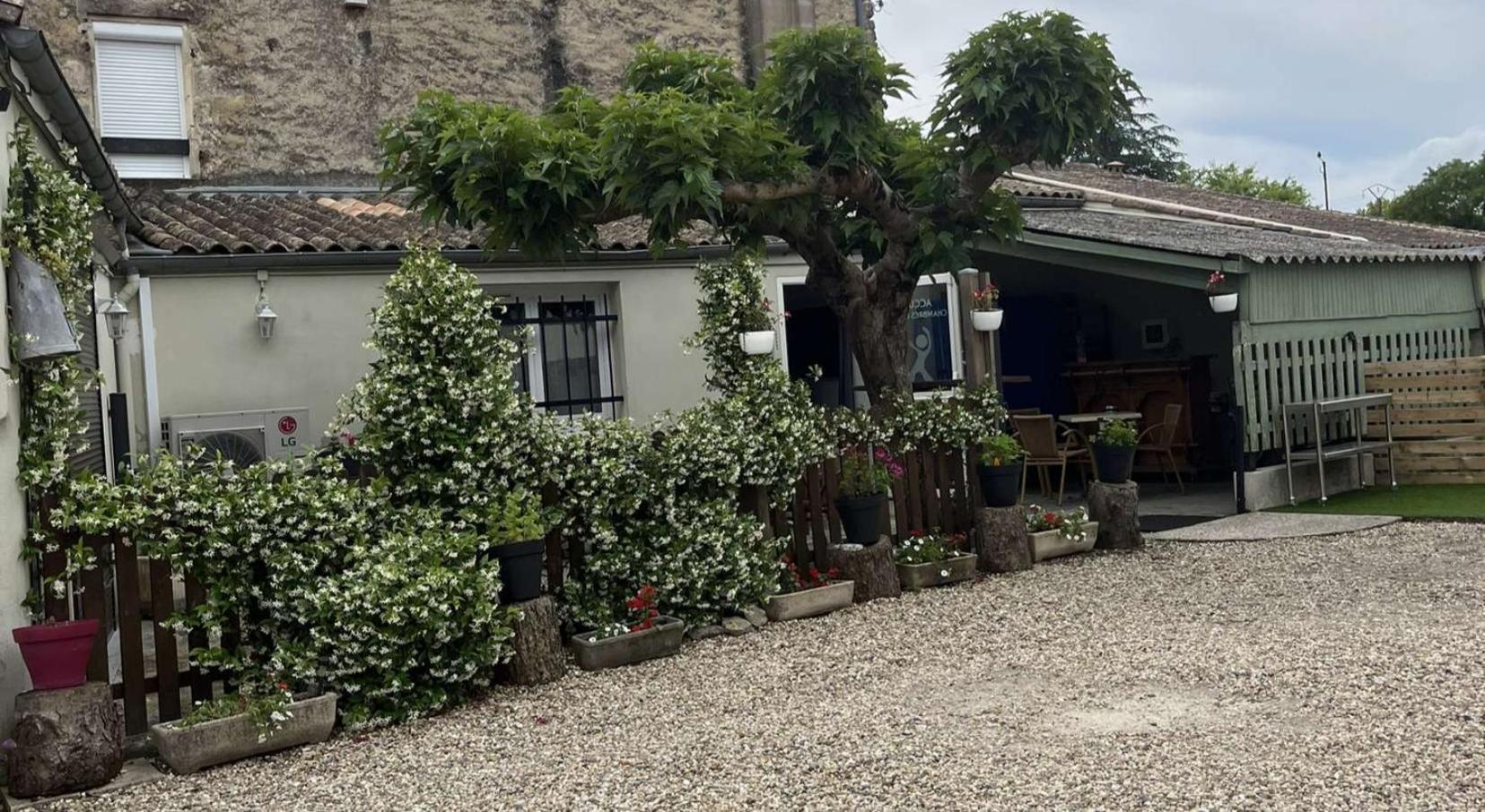 Bed and Breakfast L'Estuaire Saint-Seurin-de-Cursac Экстерьер фото